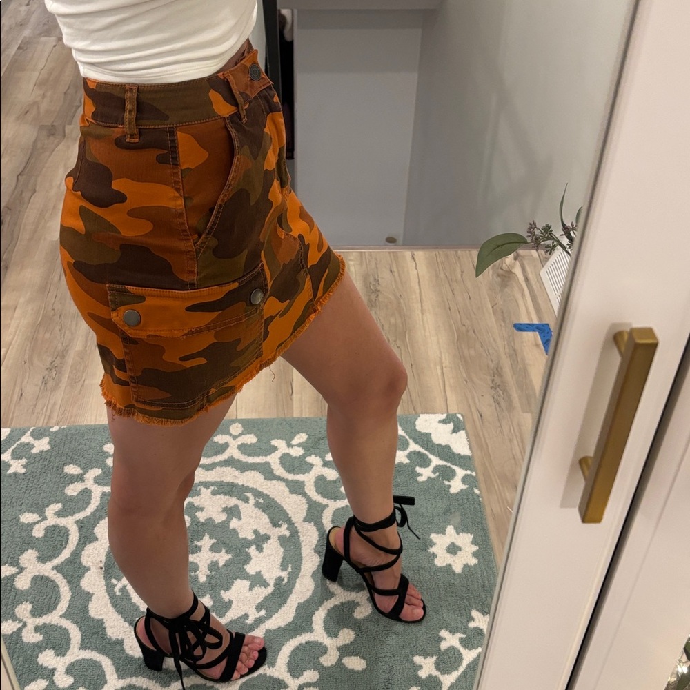 Garage size Small orange denim stretchy Camouflage Skirt with cargo pockets - Picture 13 of 17